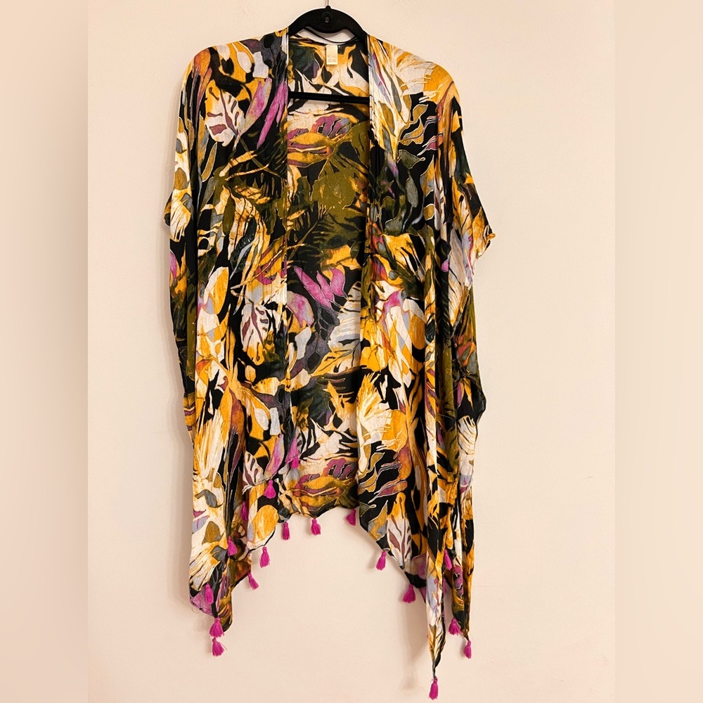 Floral kimono with tassels.
